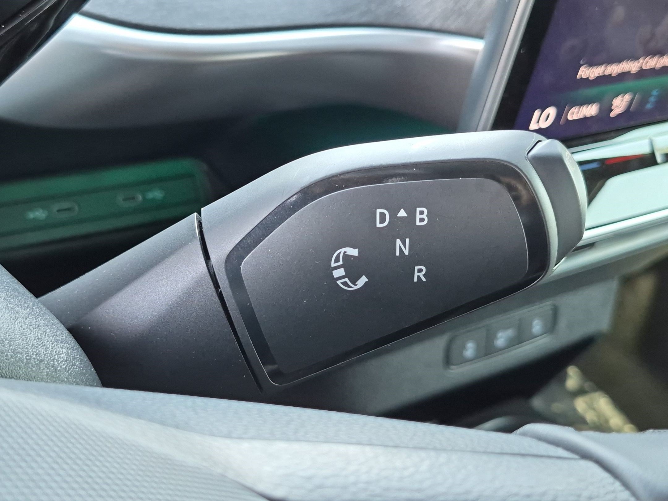 Used 2025 Volkswagen ID. Buzz Pro S RWD image 26