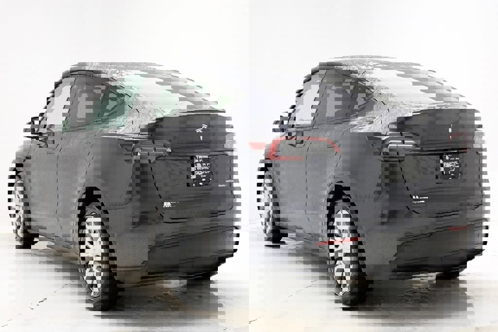 Used 2024 Tesla Model Y Long Range image 6