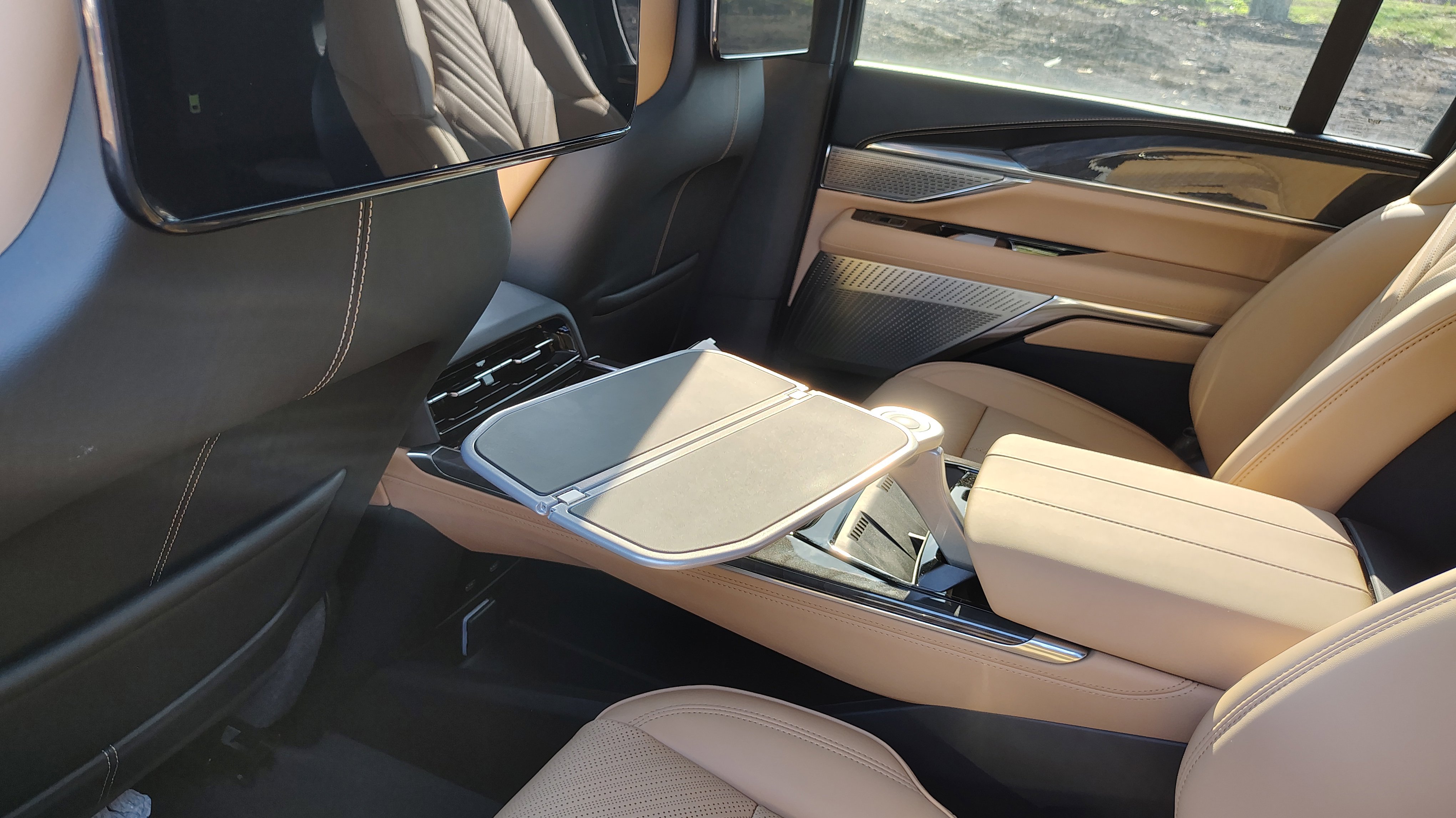 New 2025 Cadillac Escalade IQ Luxury 2 image 40