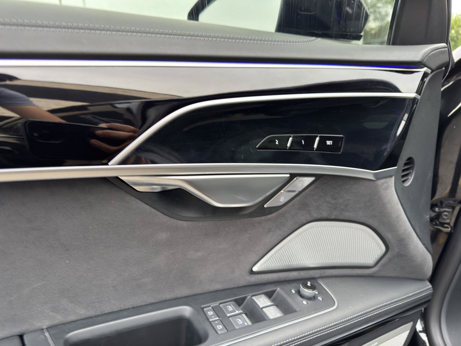 Used 2022 Audi S8 AWD/4WD image 24