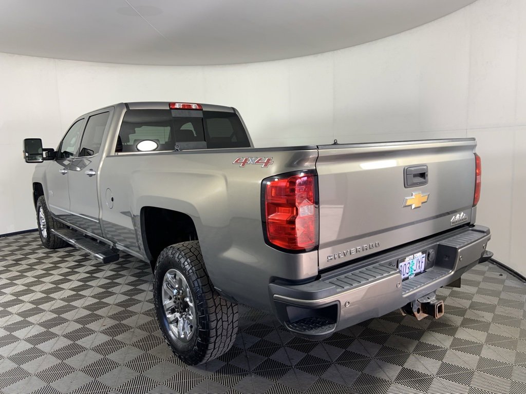 Used 2017 Chevrolet Silverado 3500 High Country w/ Duramax Plus Package image 8