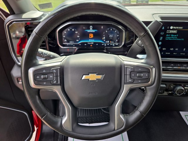 Used 2025 Chevrolet Silverado 1500 LT AWD/4WD image 31