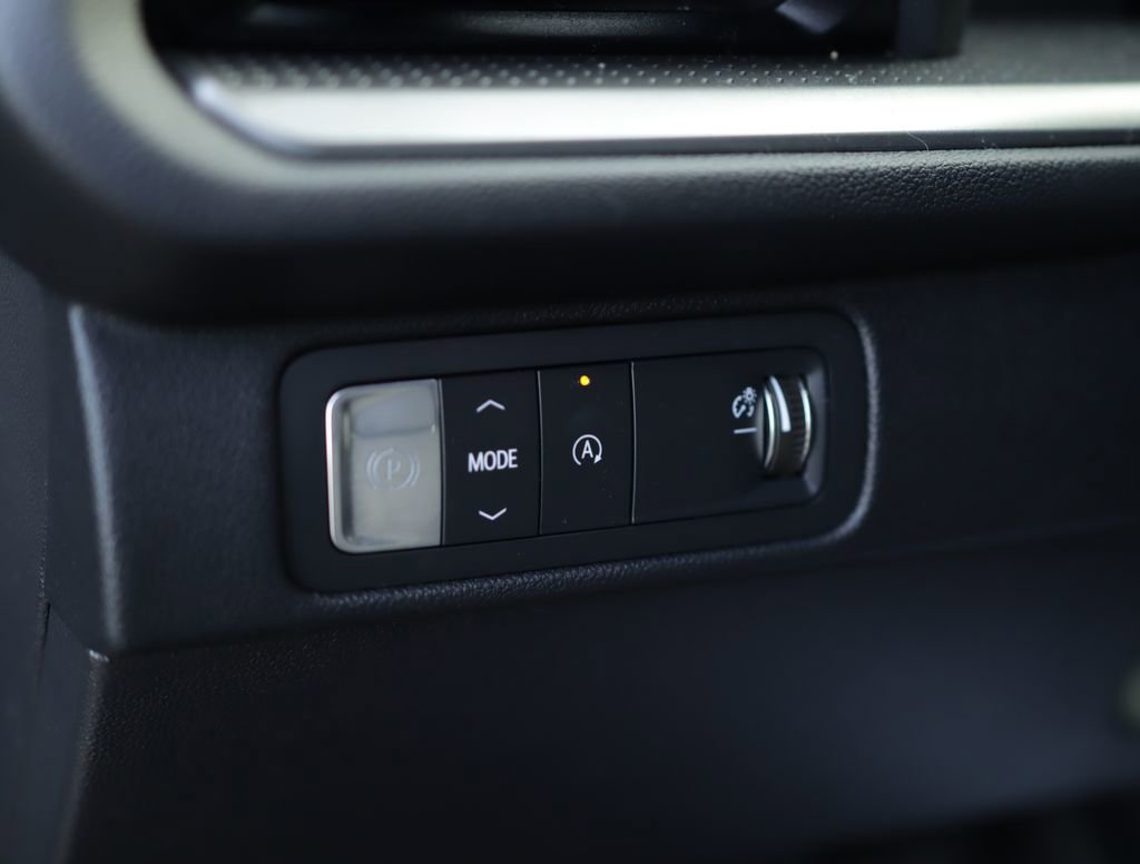 Used 2024 Chevrolet Traverse LT w/ Trailering Package image 10