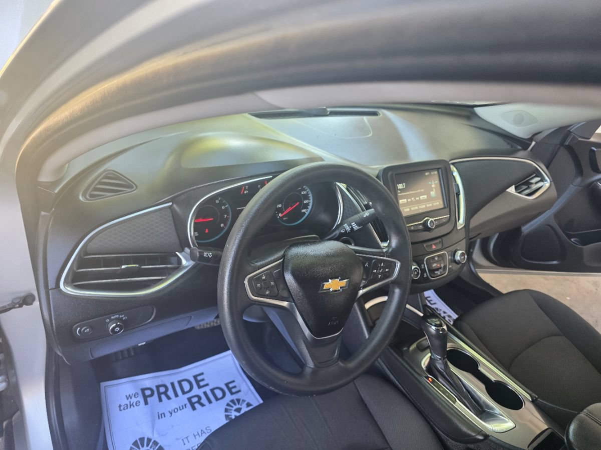 Used 2018 Chevrolet Malibu LT FWD image 20