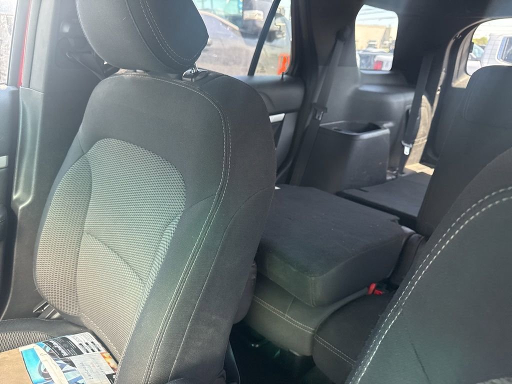Used 2016 Ford Explorer XLT AWD/4WD image 10