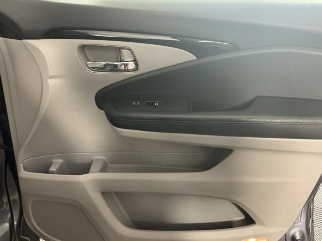 Used 2019 Honda Pilot Touring image 13