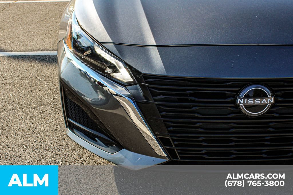 Used 2025 Nissan Altima 2.5 SV FWD image 11