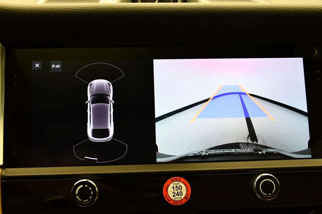 Certified 2025 Porsche Macan image 31