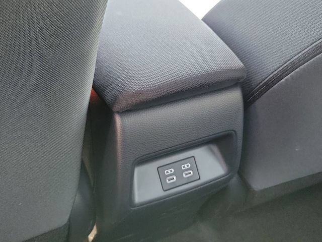 Used 2026 Toyota Corolla SE FWD image 11