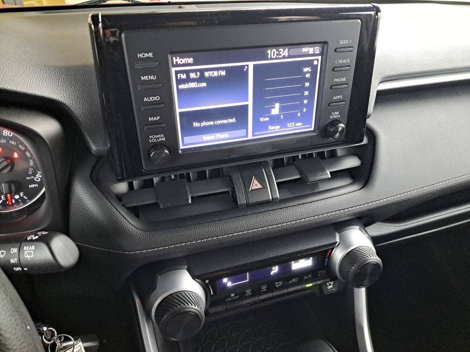 Used 2019 Toyota RAV4 LE w/ All Weather Liner Package AWD/4WD image 32