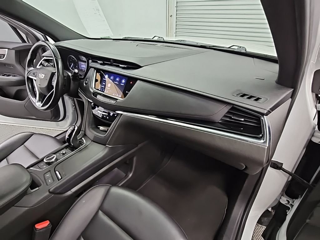Used 2023 Cadillac XT6 Luxury image 41