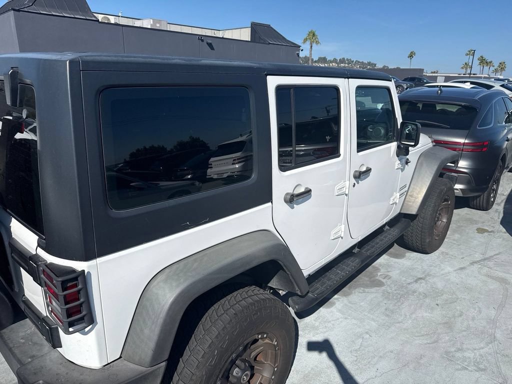 Used 2015 Jeep Wrangler Unlimited Sport w/ Max Tow Package AWD/4WD image 4