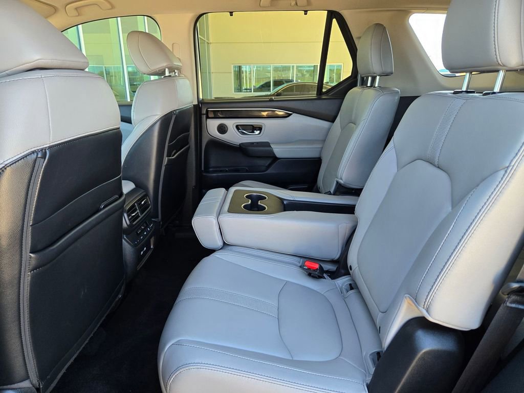 Used 2023 Honda Pilot Touring image 15