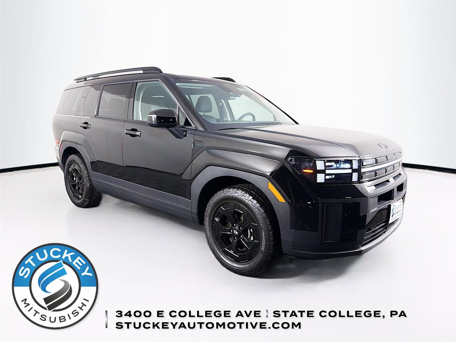 Used 2025 Hyundai Santa Fe XRT AWD/4WD image 1