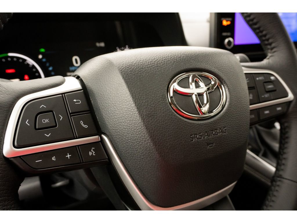 New 2026 Toyota Sienna XLE image 30