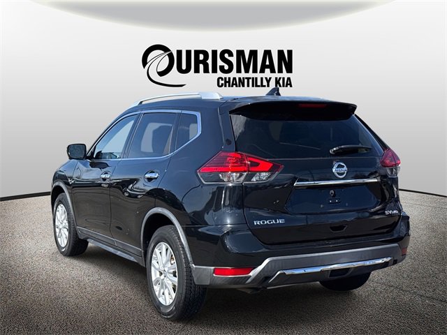Used 2017 Nissan Rogue SV w/ SV Premium Package image 4