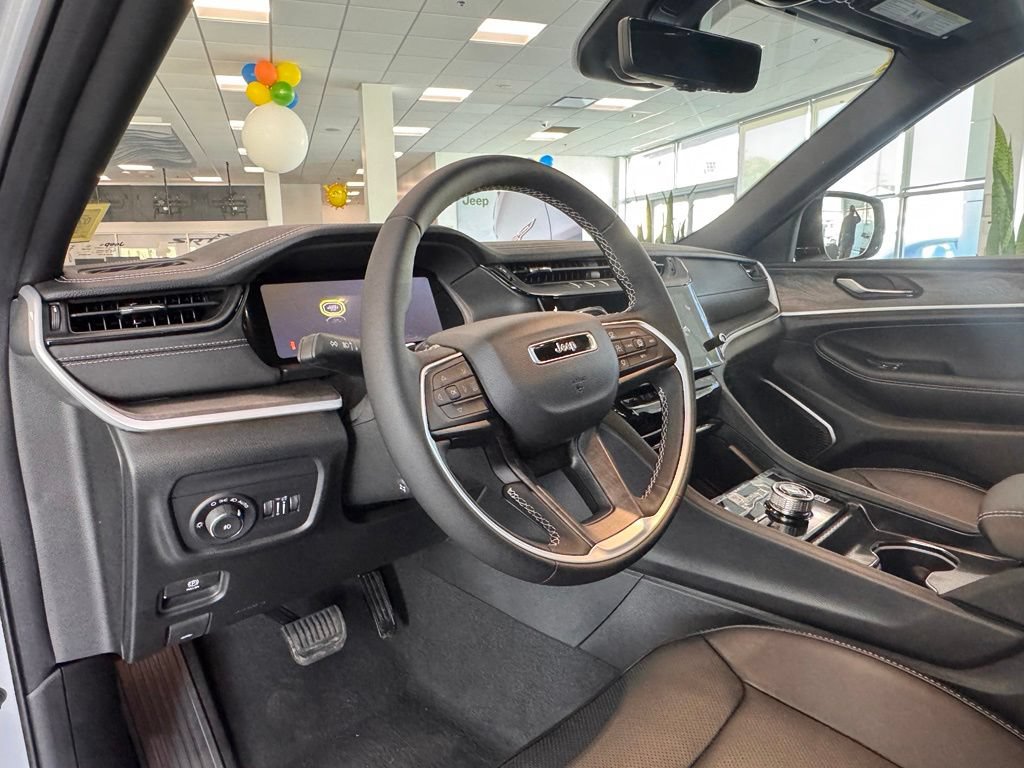 New 2026 Jeep Grand Cherokee L Limited AWD/4WD image 13