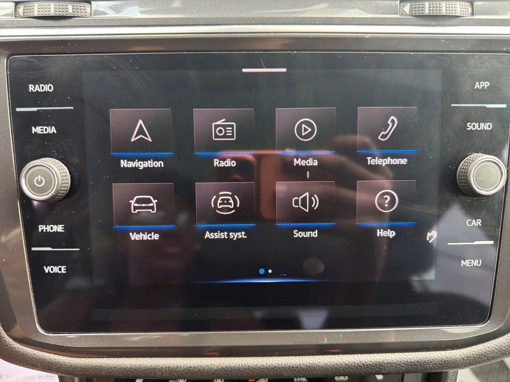Used 2023 Volkswagen Tiguan SE w/ Panoramic Sunroof Package FWD image 38