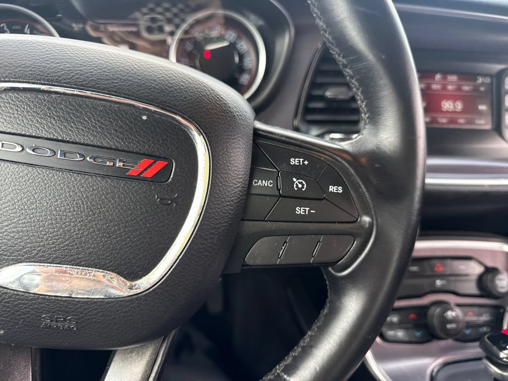 Used 2016 Dodge Challenger SXT RWD image 31