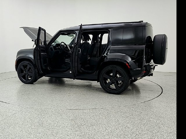 New 2026 Land Rover Defender 110 X-Dynamic SE AWD/4WD image 12