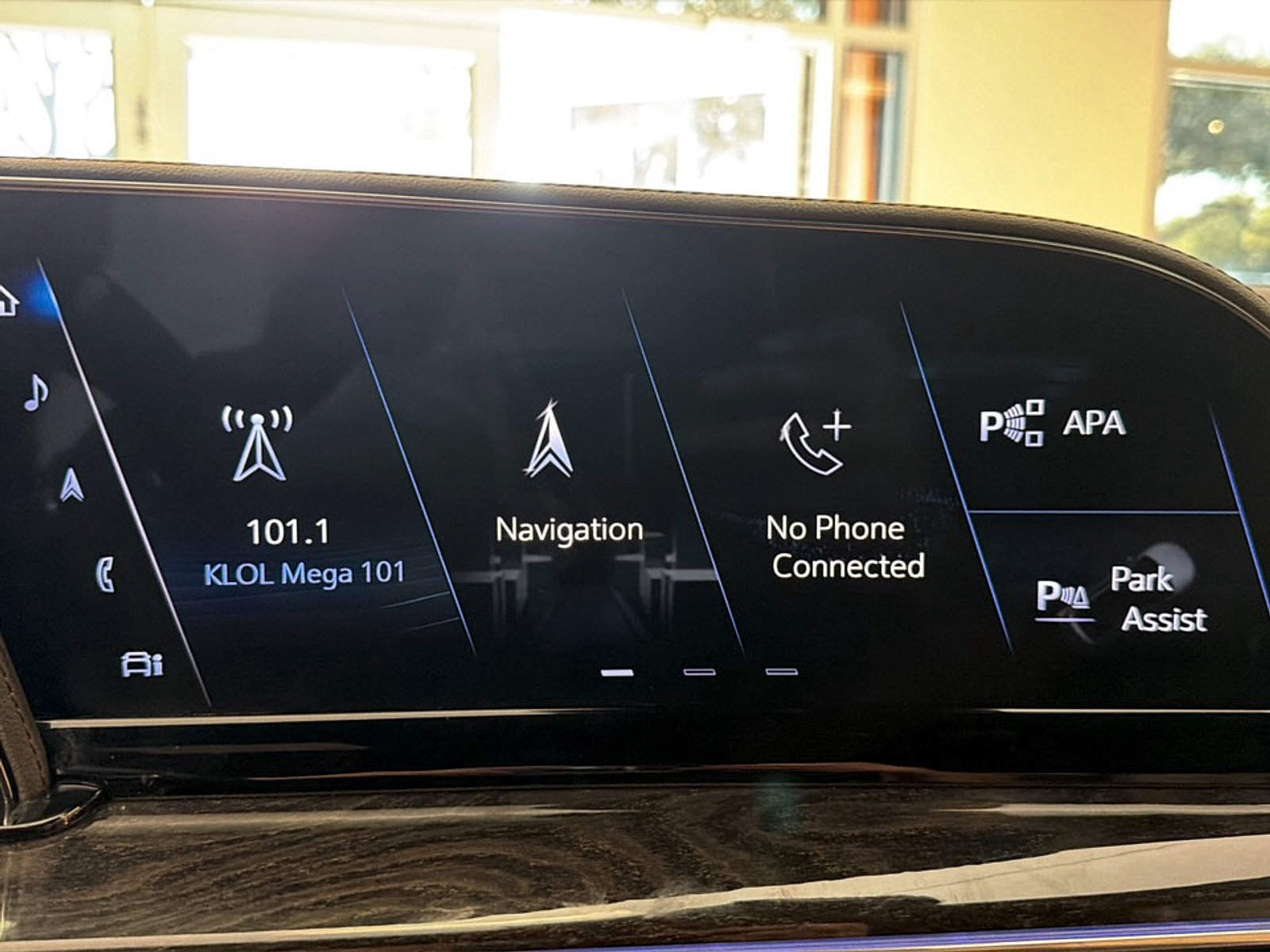 Used 2023 Cadillac Escalade ESV Premium Luxury RWD image 20