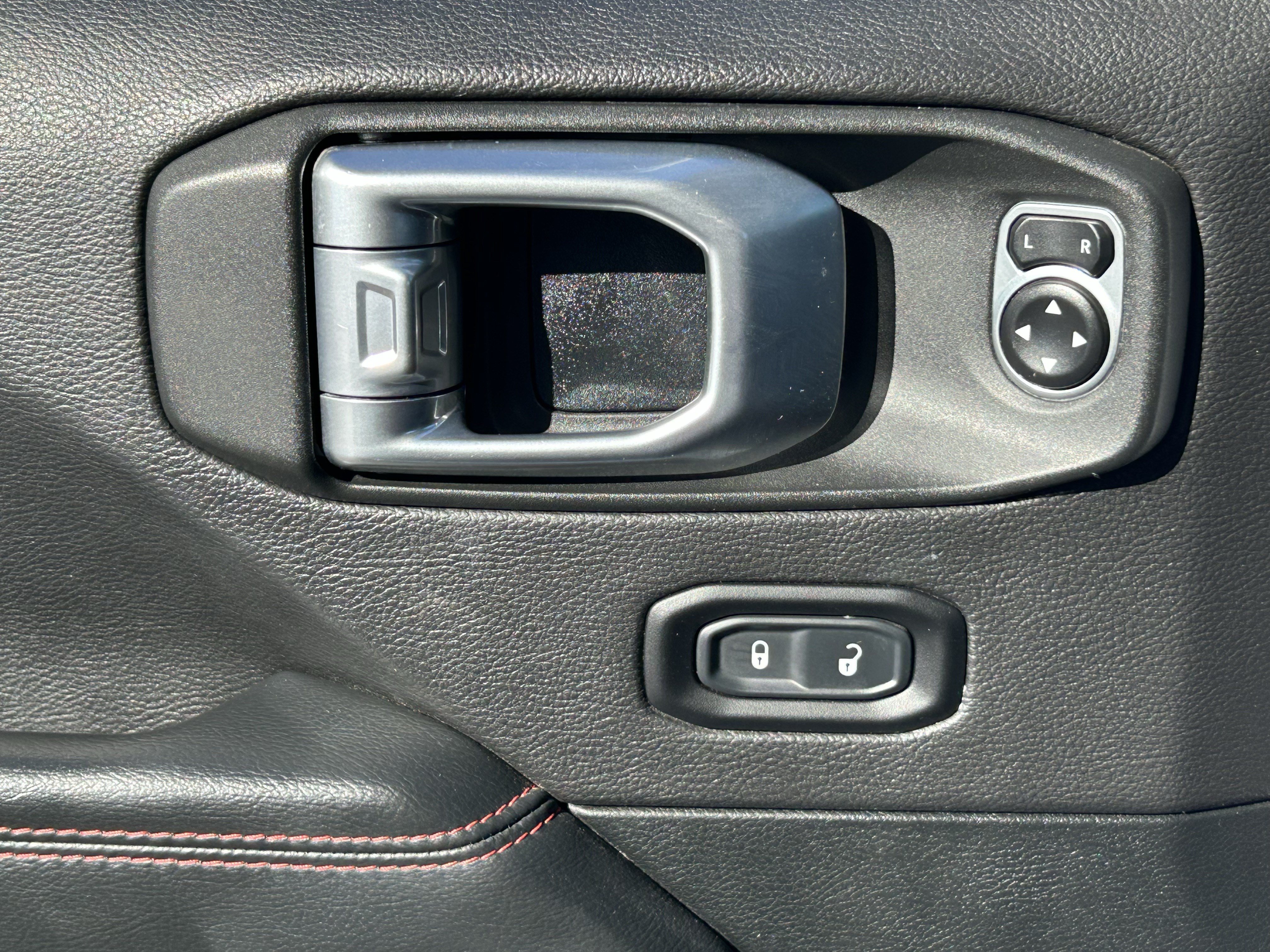 Used 2020 Jeep Gladiator Rubicon AWD/4WD image 19