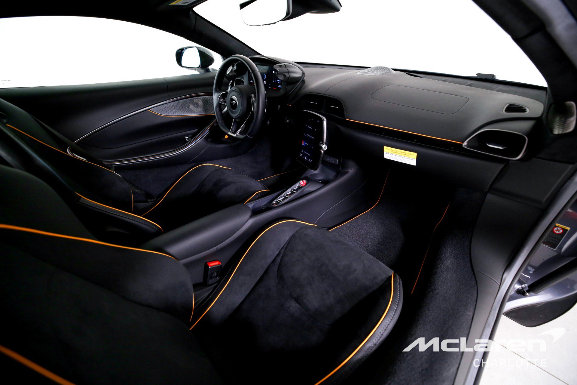 Used 2023 McLaren Artura image 20