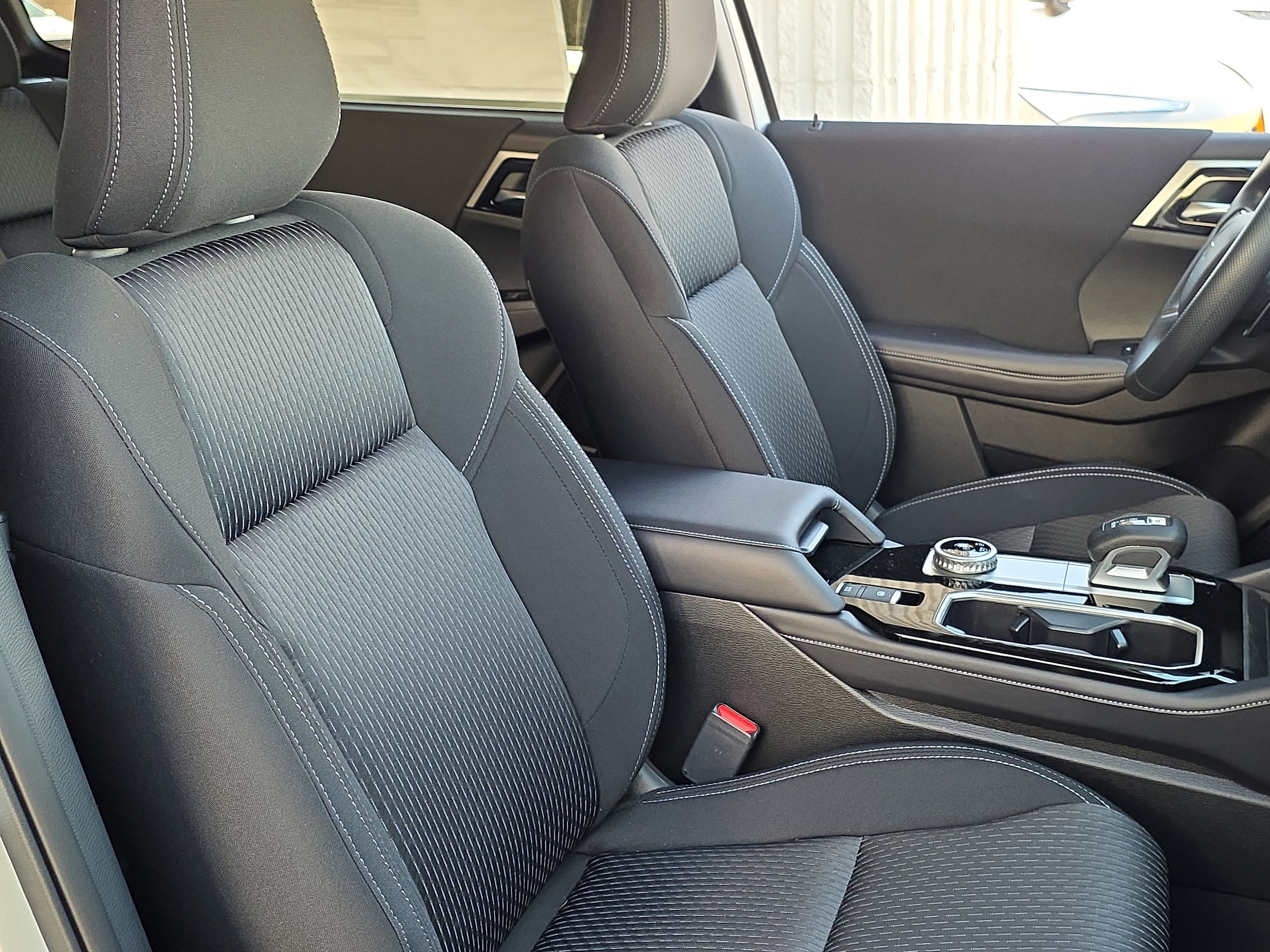 New 2026 Mitsubishi Outlander ES FWD image 32