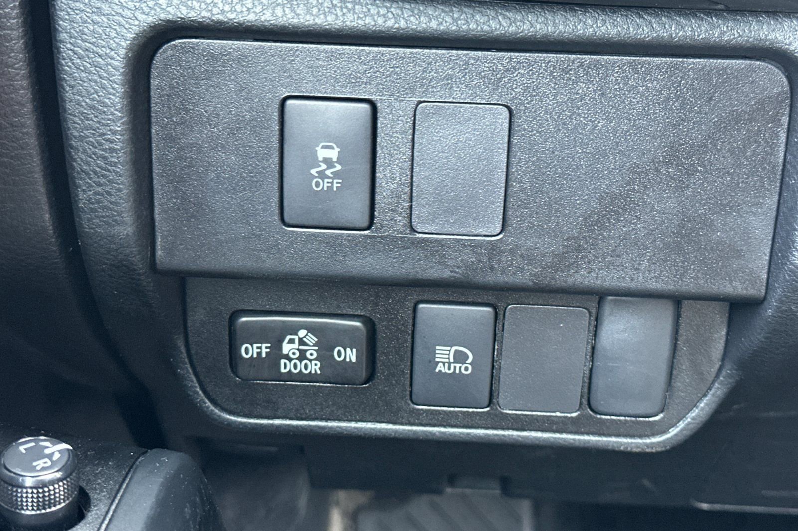 Used 2023 Toyota Tacoma SR AWD/4WD image 27