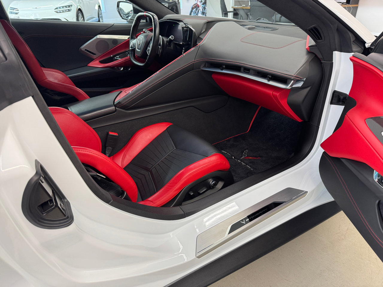 Used 2021 Chevrolet Corvette Stingray 3LT w/ Z51 Performance Package image 3