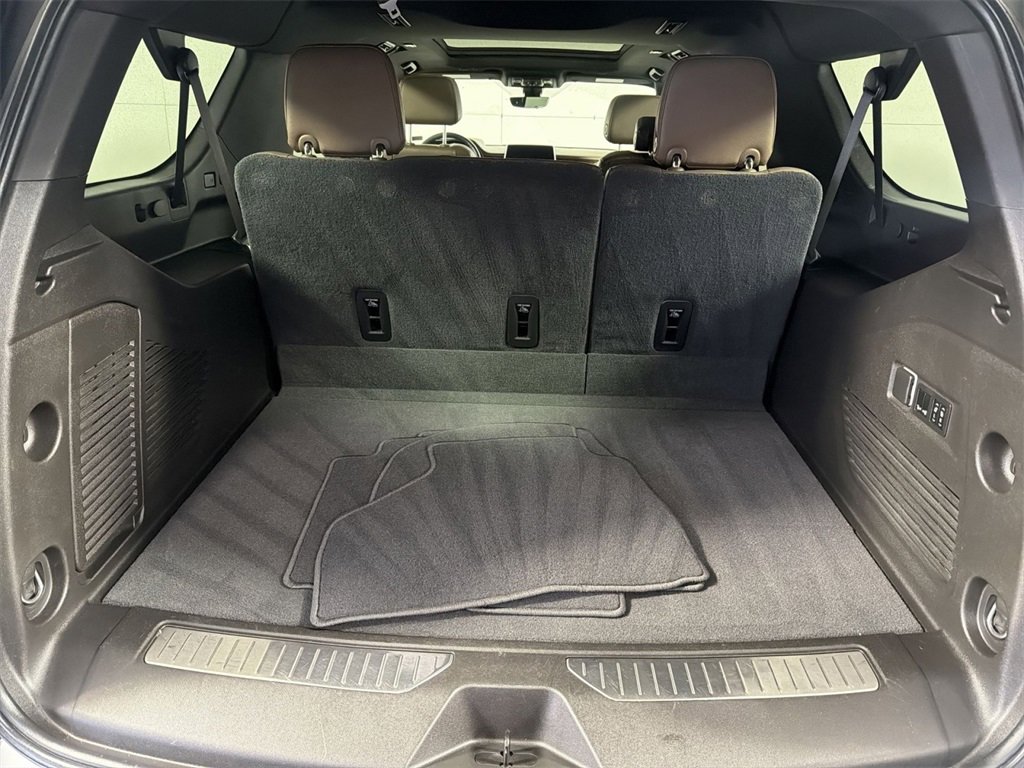 Used 2021 Chevrolet Suburban High Country image 27