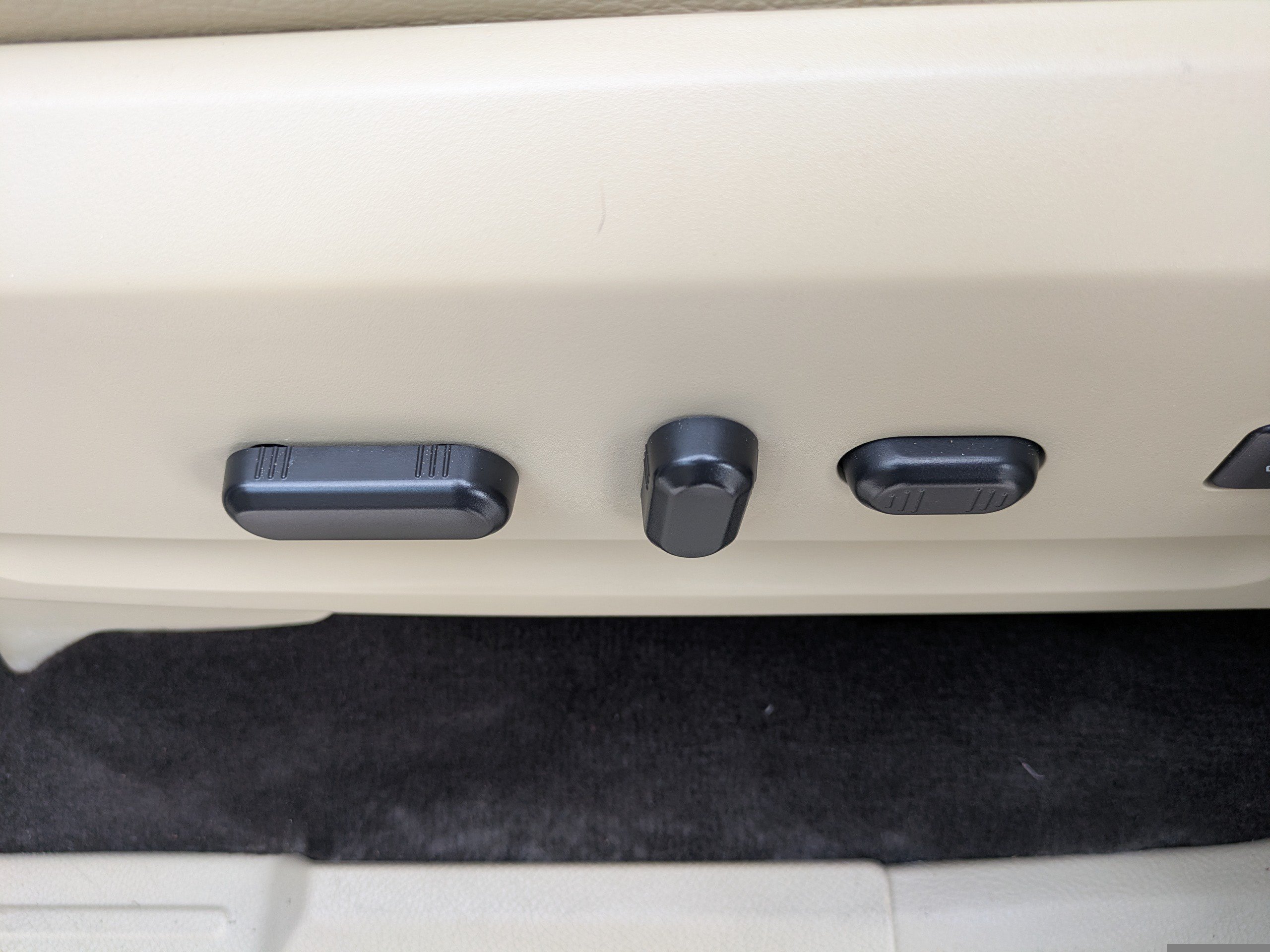 Used 2015 Ford Expedition Limited w/ Equipment Group 301A RWD image 23