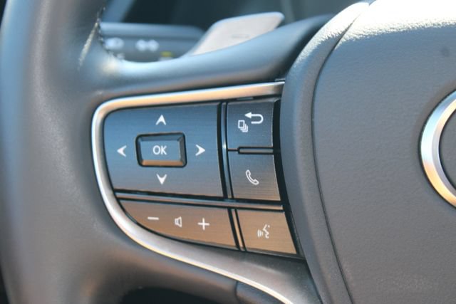 Certified 2025 Lexus ES 300h w/ Premium Package FWD image 18