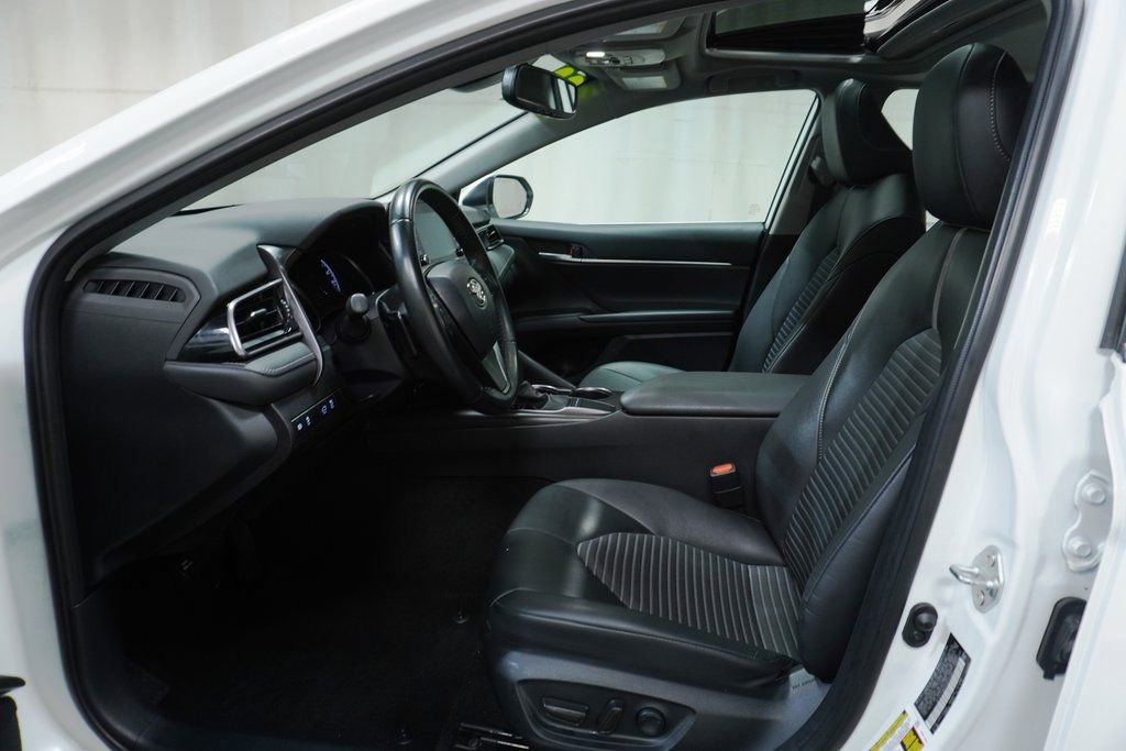 Used 2023 Toyota Camry SE w/ Convenience Package image 10