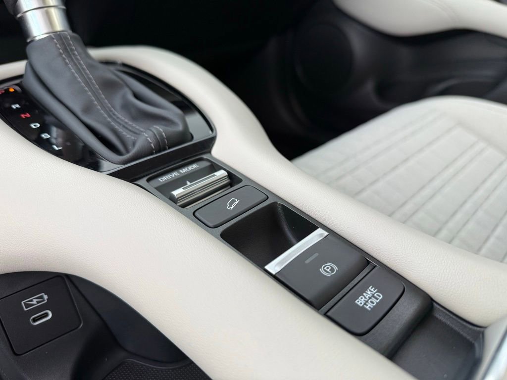 Used 2025 Honda HR-V LX image 24