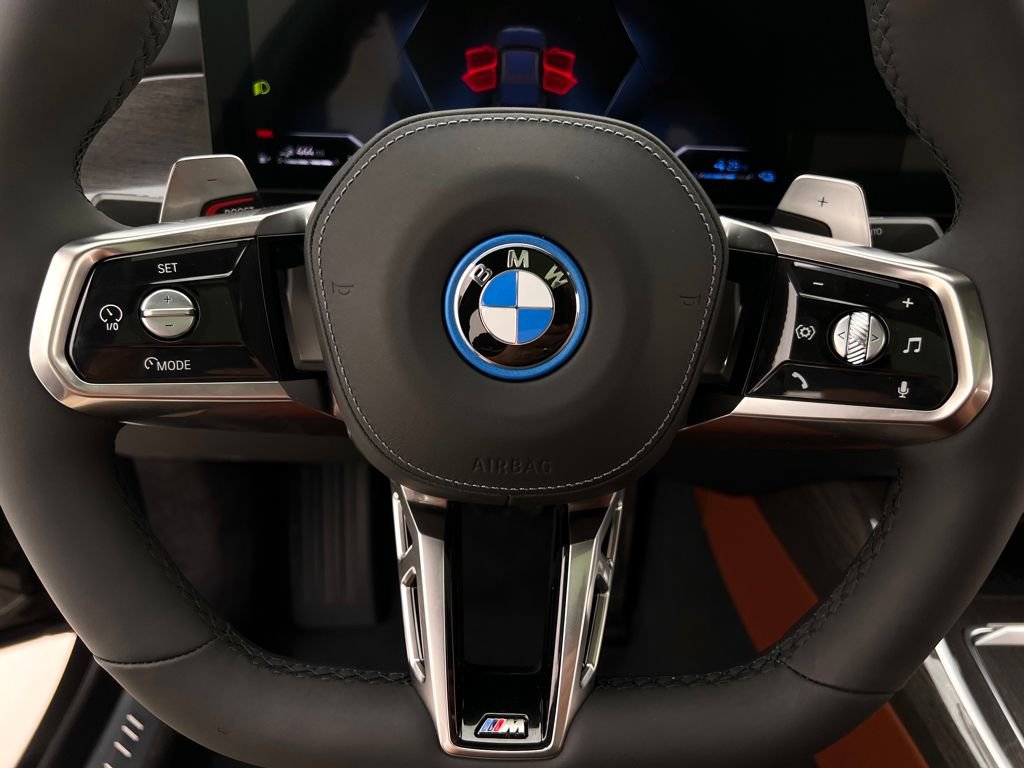 New 2026 BMW 750e xDrive w/ Executive Package image 11