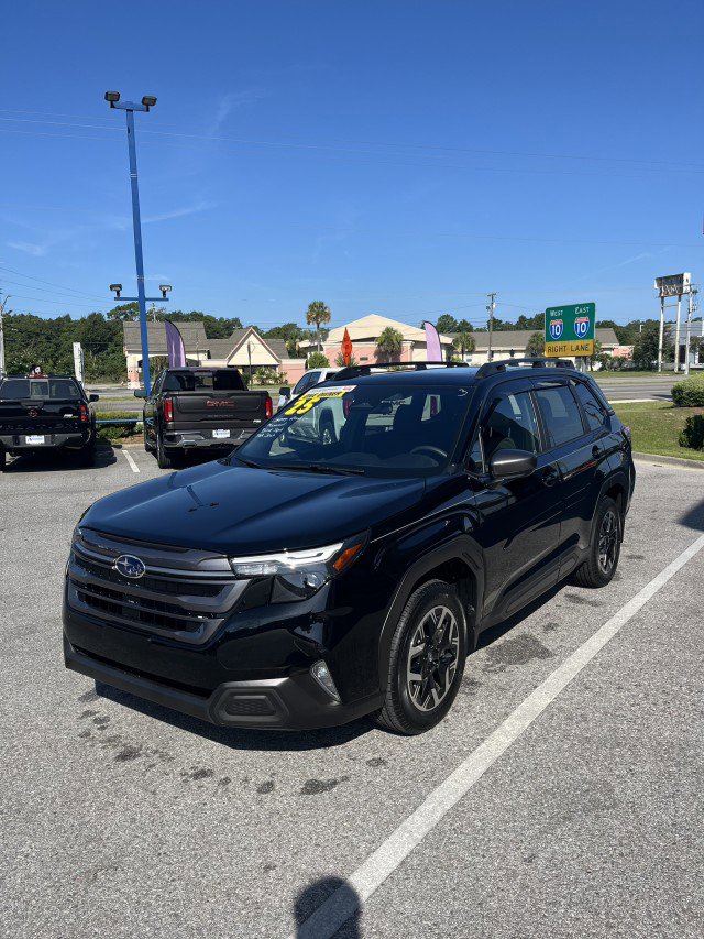 Used 2025 Subaru Forester Premium image 7