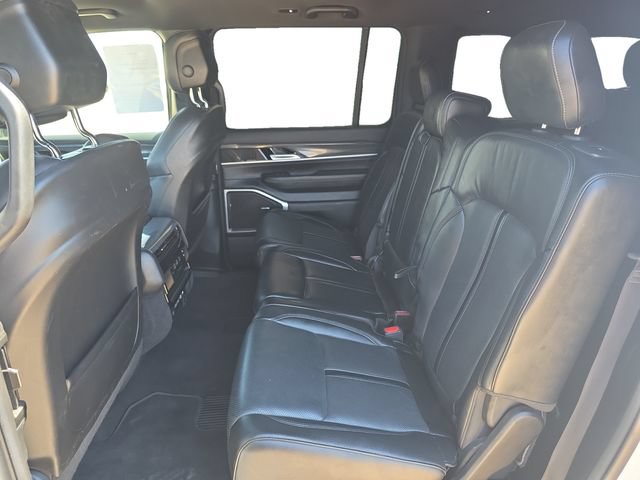 Used 2022 Jeep Wagoneer Series II AWD/4WD image 16