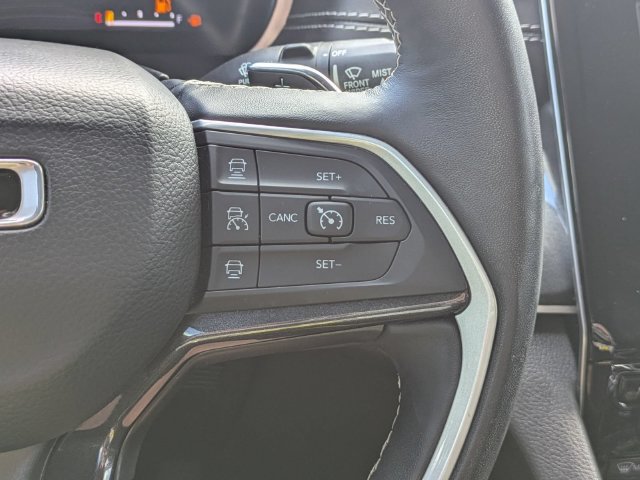 Used 2022 Jeep Grand Cherokee L Laredo w/ Luxury Tech Group I RWD image 30