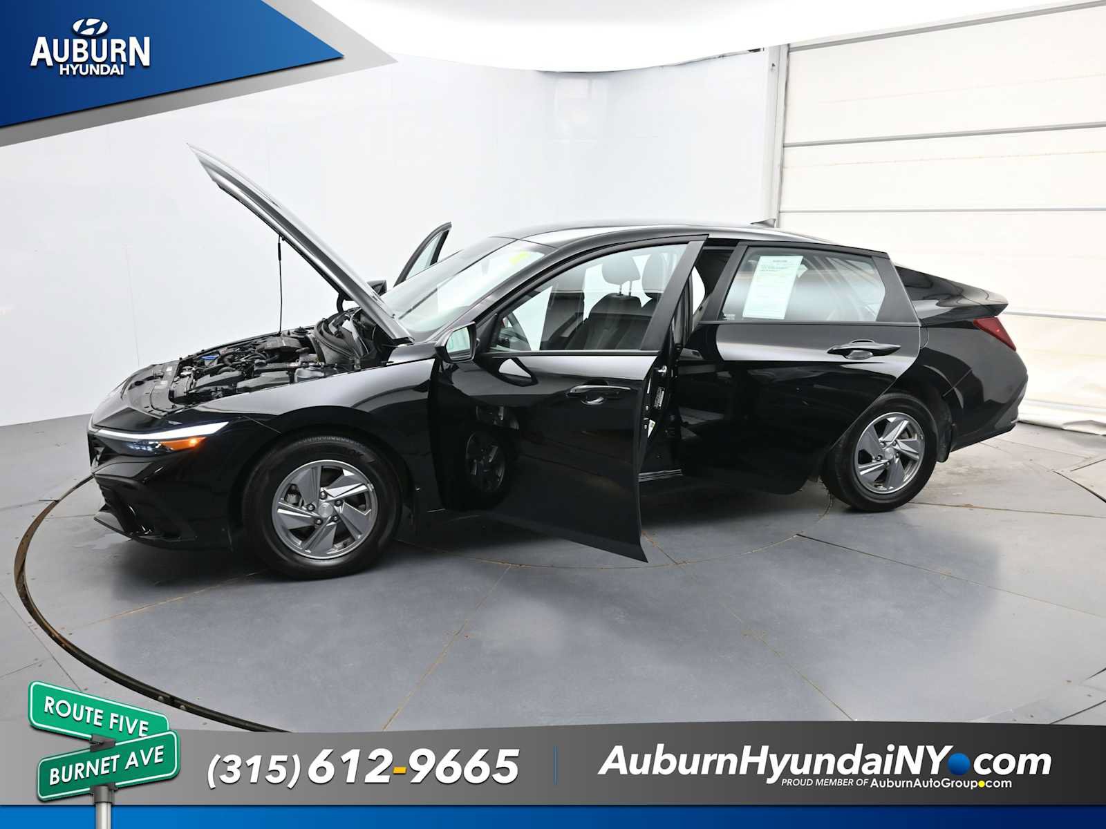 Used 2024 Hyundai Elantra SE FWD image 39