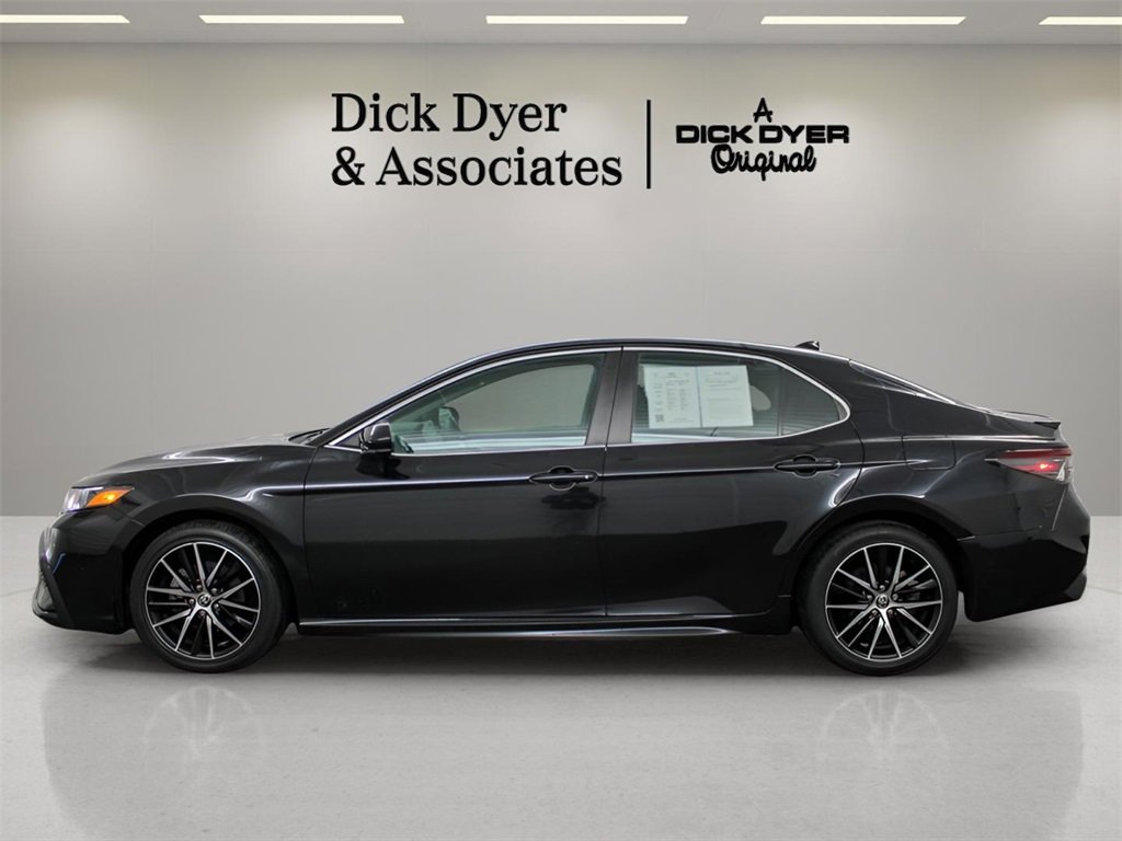 Used 2021 Toyota Camry SE image 8