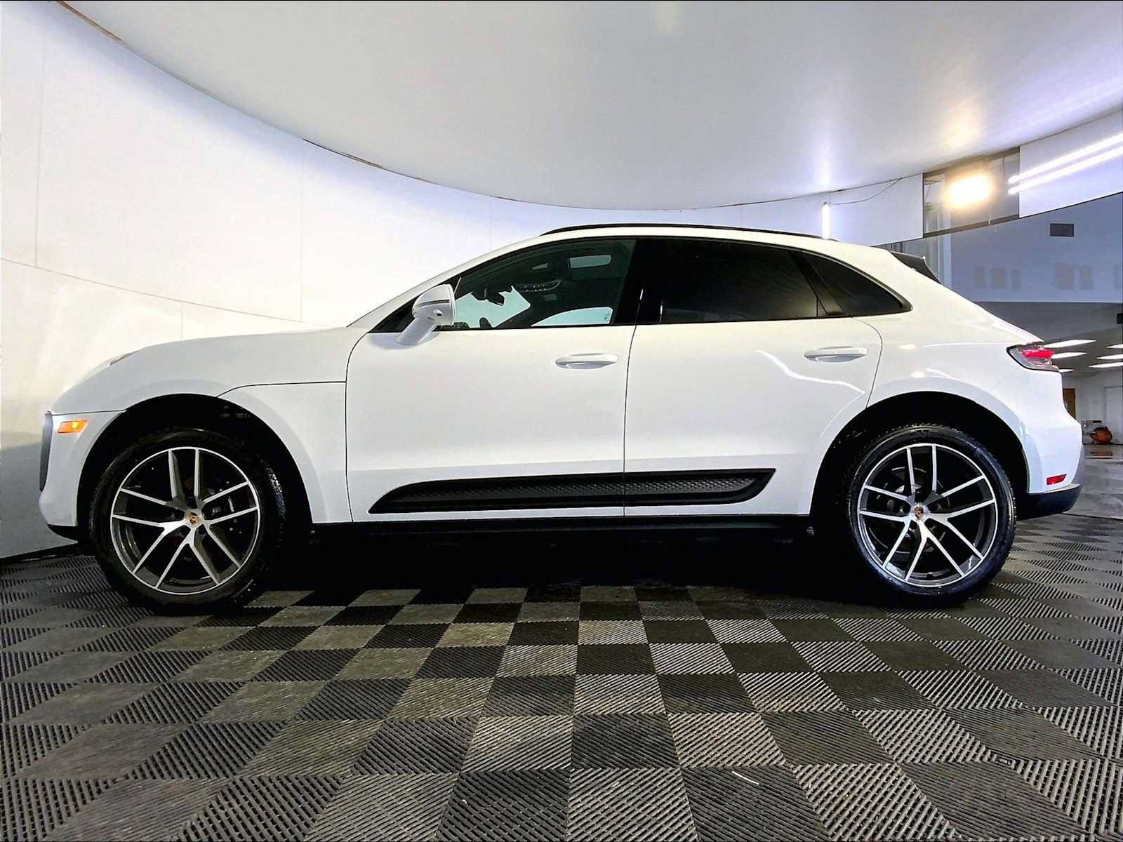 New 2026 Porsche Macan AWD/4WD image 2