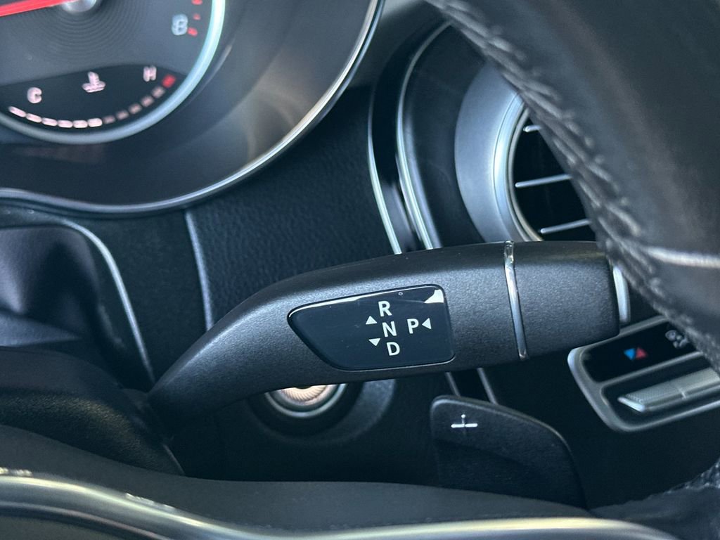 Used 2021 Mercedes-Benz GLC 300 4MATIC image 21