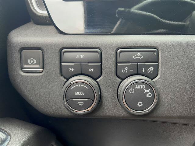 Used 2023 Chevrolet Silverado 1500 LT AWD/4WD image 22