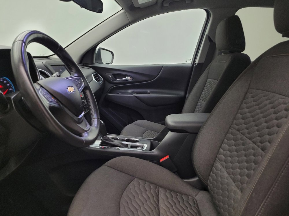 Used 2020 Chevrolet Equinox LT w/ Driver Convenience Package image 17