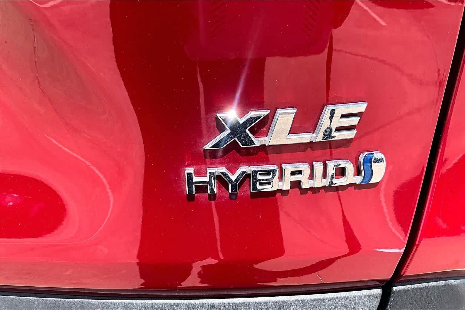 Used 2024 Toyota RAV4 XLE w/ Convenience Package AWD/4WD image 10
