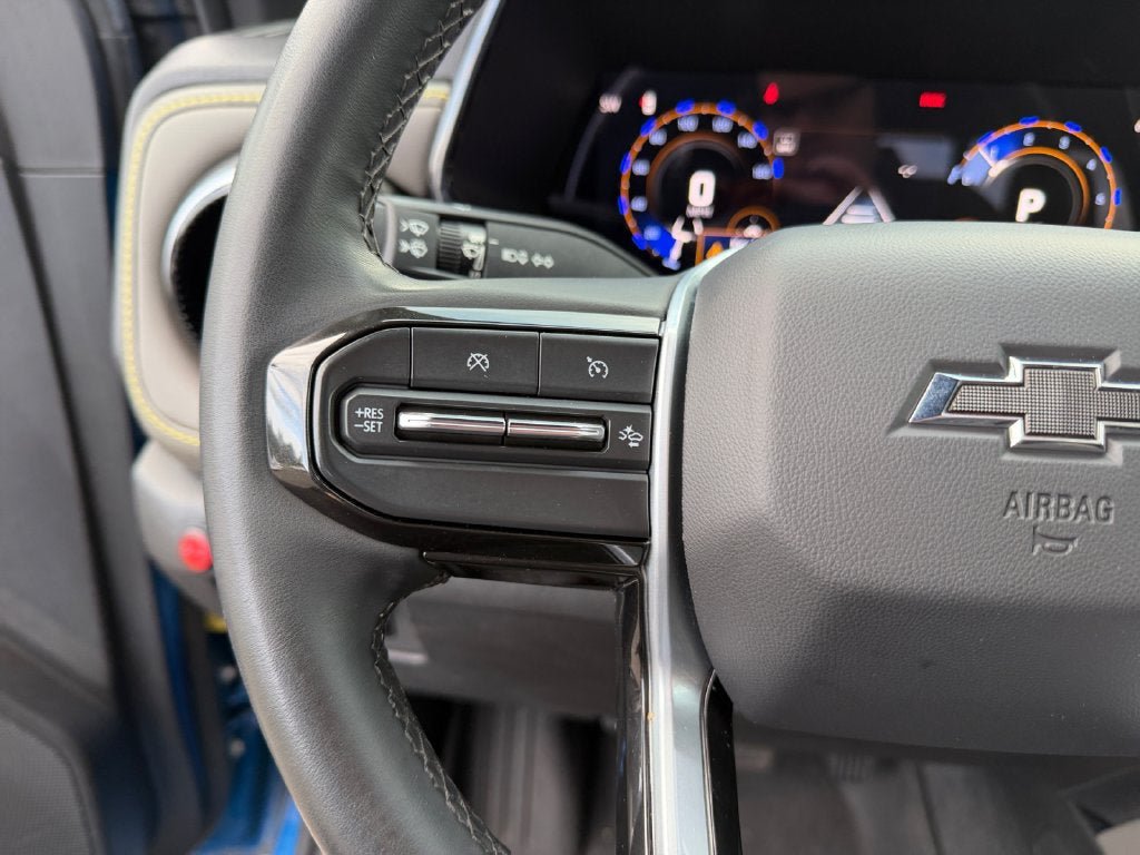 Used 2024 Chevrolet Colorado ZR2 w/ Technology Package AWD/4WD image 15
