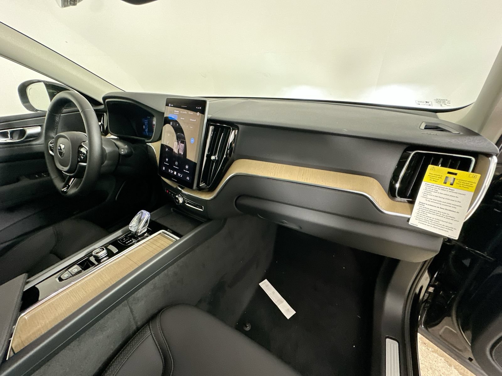 New 2026 Volvo XC60 B5 Plus w/ Protection Package Premier AWD/4WD image 46