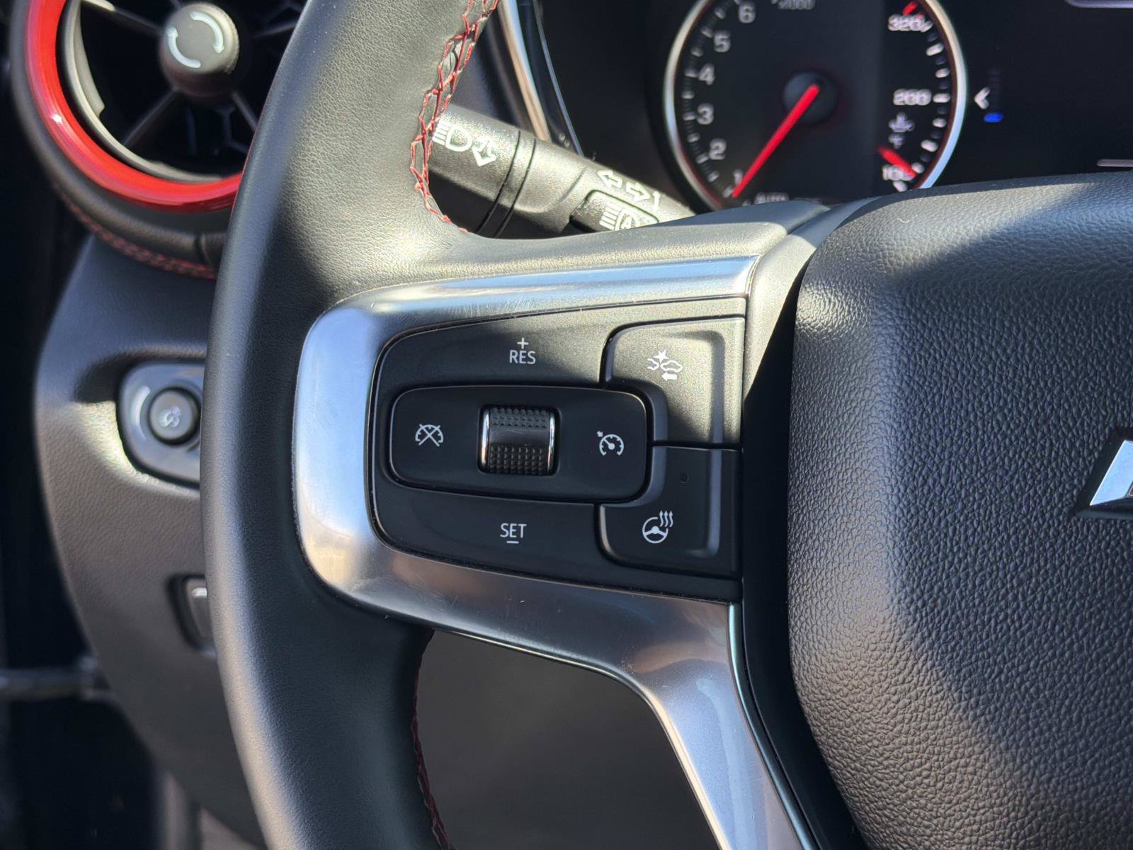 Used 2025 Chevrolet Blazer RS FWD image 9