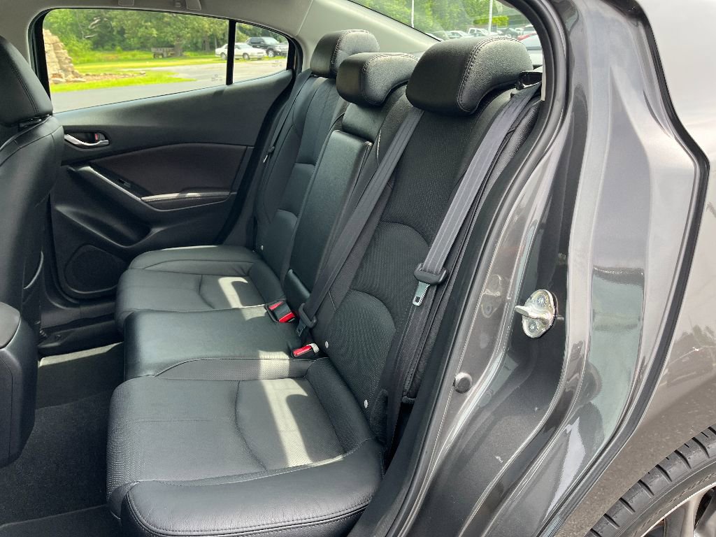 Used 2018 MAZDA MAZDA3 Grand Touring w/ Premium Equipment Package image 14